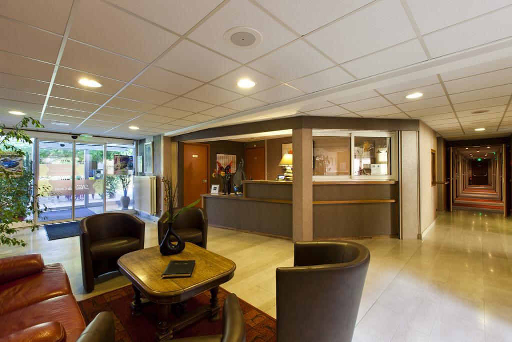 Cit'Hotel Du Circuit มันญีกูร์ ภายนอก รูปภาพ